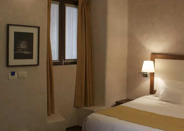 Hotel De Cortes 5*