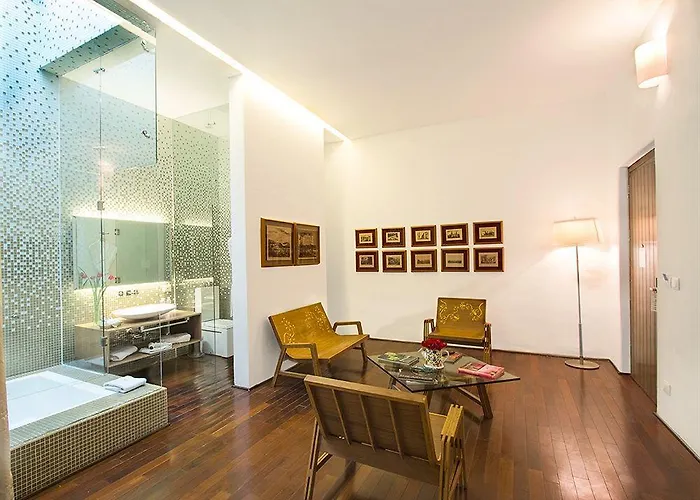 De Cortes Hotel