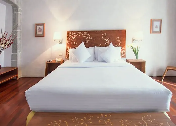 Hotel De Cortes 5*
