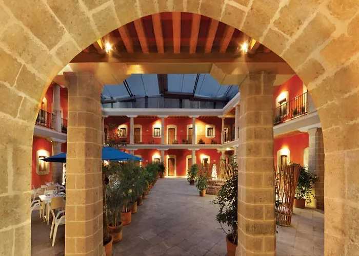 Hotel De Cortes 5*